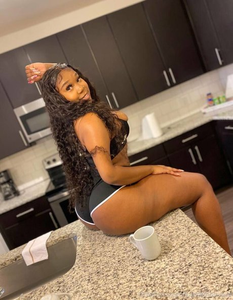 Karitamonique OnlyFans泄露裸照