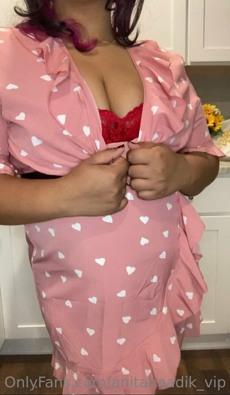 Naken läckt OnlyFans-bild av Anitahaadikvip