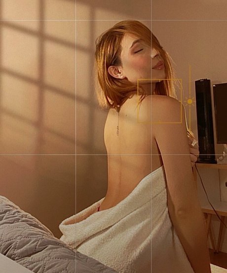 Naken läckt OnlyFans-bild av Ateneastone