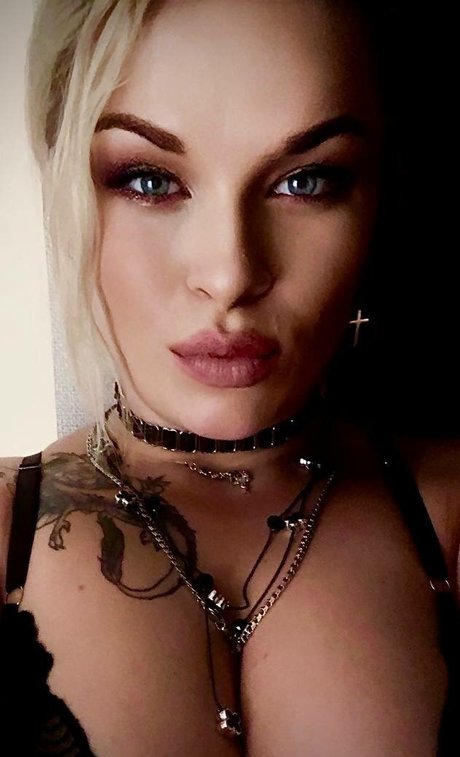 Обнаженная фотография утечки OnlyFans от Kittycashew