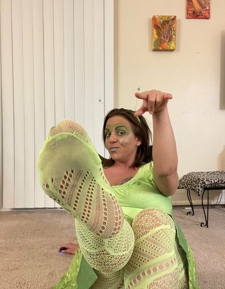 Naakte gelekte OnlyFans-foto van Basicbitchbakerybooty