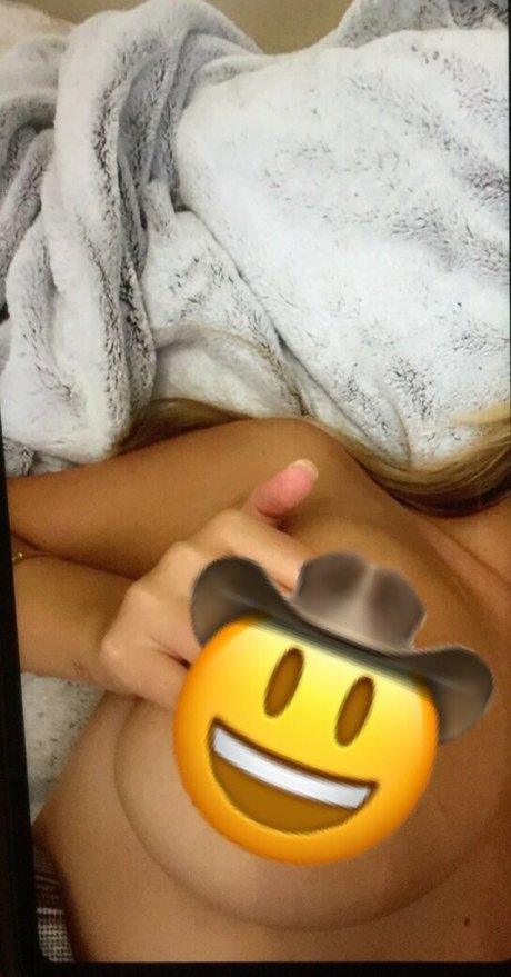 Обнаженная фотография утечки OnlyFans от Savannah Belle