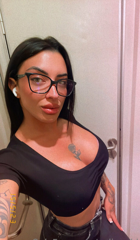 Foto nua vazada do OnlyFans de Neliagold