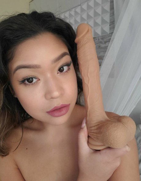 Naken läckt OnlyFans-bild av Babylumpiia