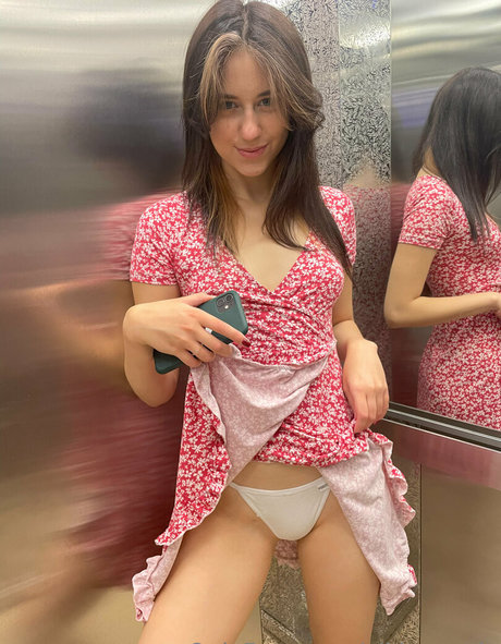 Photo nue de fuite OnlyFans de Vikkyvip