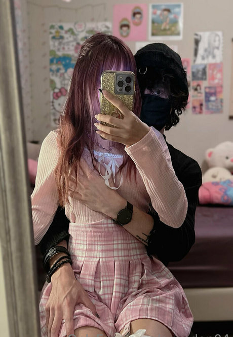 Обнаженная фотография утечки OnlyFans от Strwberrydoll