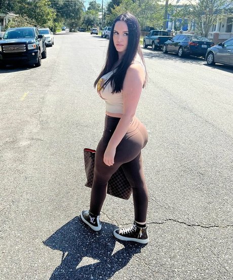 Nacktes geleaktes OnlyFans-Foto von Mizzeves