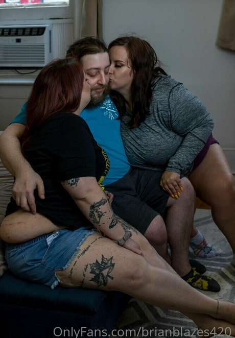 Naken läckt OnlyFans-bild av Brianblazes420