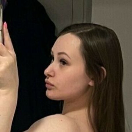 Naken lekkede OnlyFans-bilde av Snowbunnystephanie