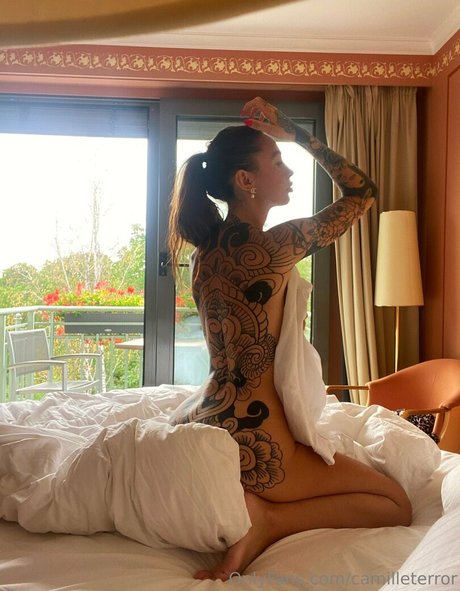 Naakte gelekte OnlyFans-foto van Camilleterror