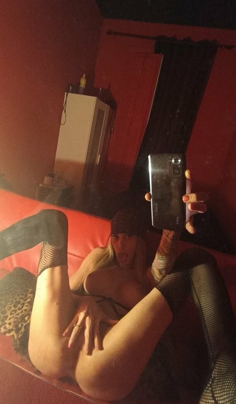 Naken lekkede OnlyFans-bilde av Tslindsayprat