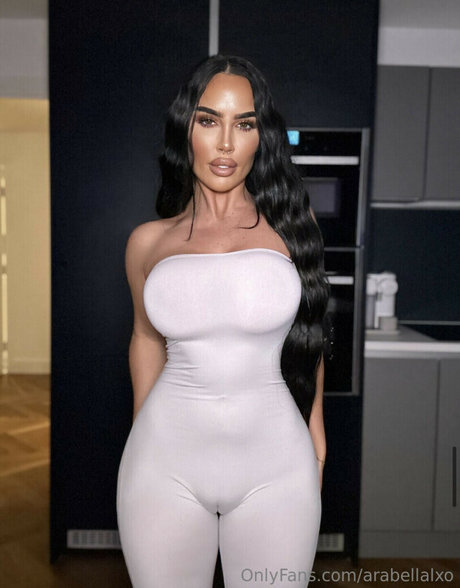 Foto di nudo di fuga di OnlyFans di Arabella Lajares
