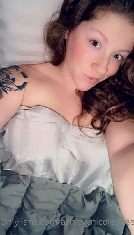 Обнаженная фотография утечки OnlyFans от Ashleyynicolefree