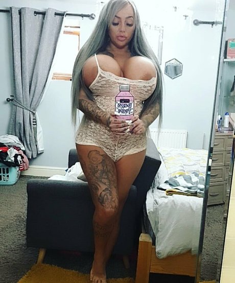 Bigbustyblondeuk