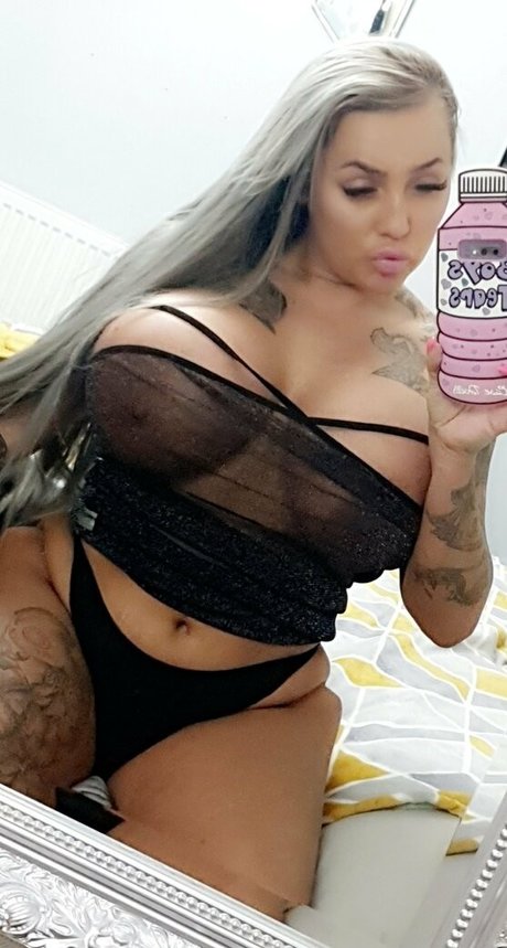Bigbustyblondeuk