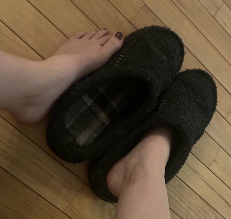 Foto di nudo di fuga di OnlyFans di Kenziessmallfeet