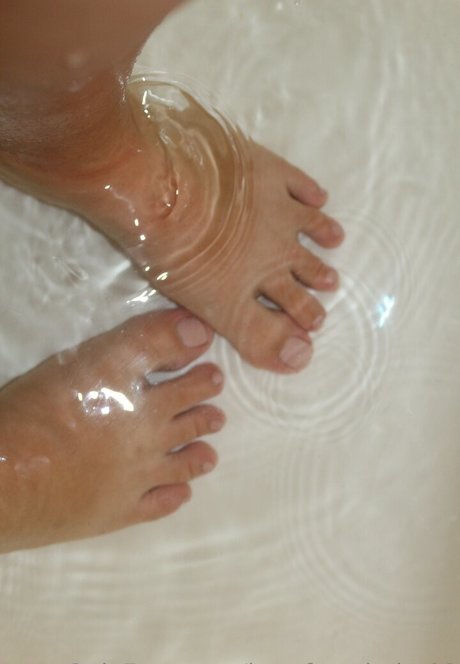 Barefootbabe02
