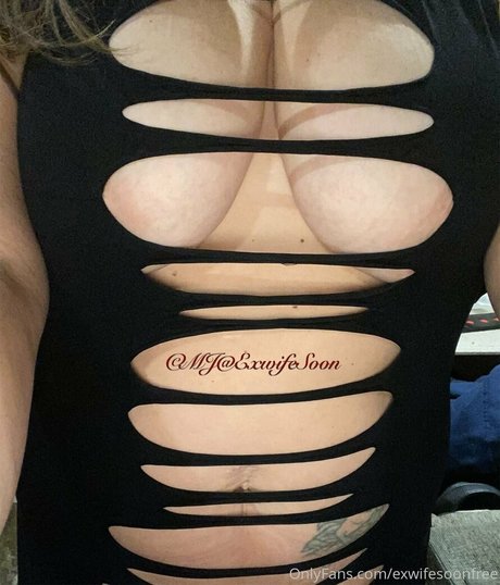 Naken läckt OnlyFans-bild av Exwifesoonfree