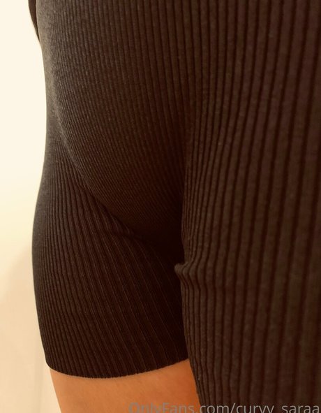 Curvy_saraa