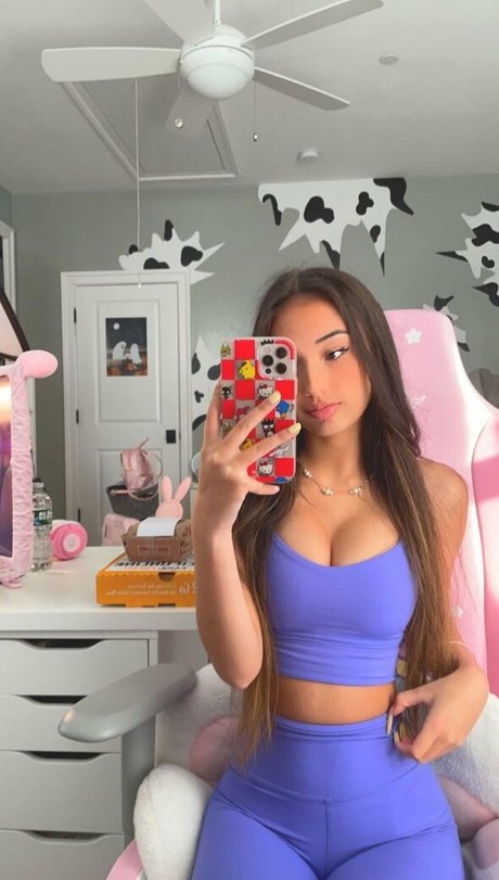 Naken läckt OnlyFans-bild av Angmaire