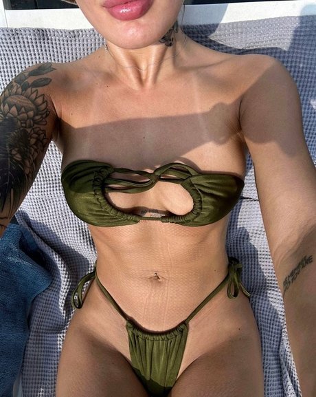 Naken lekkede OnlyFans-bilde av Arinawhynot