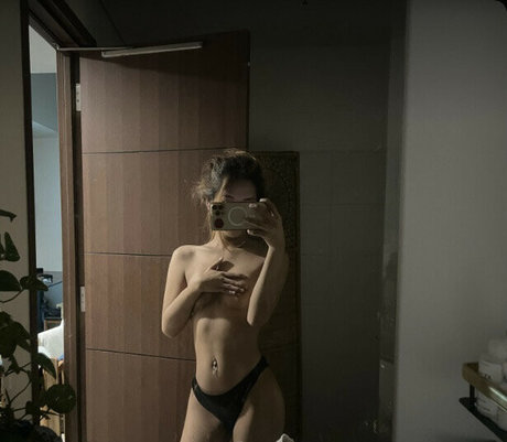 Naken läckt OnlyFans-bild av Kelly Kellyinpain
