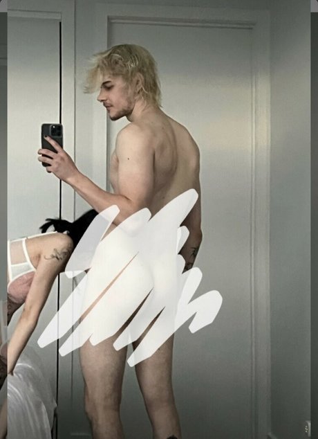 Naken läckt OnlyFans-bild av Angie Watkins