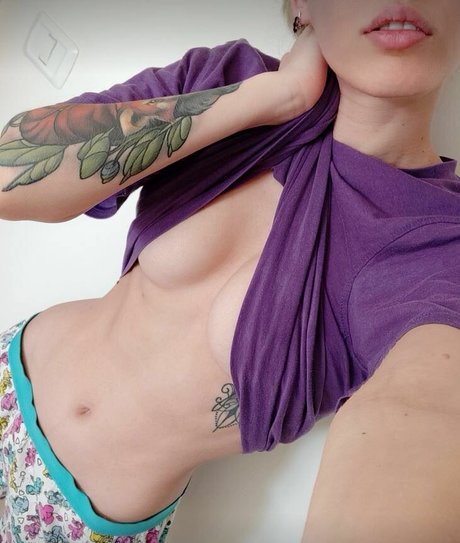 Обнаженная фотография утечки OnlyFans от Alice Tsap