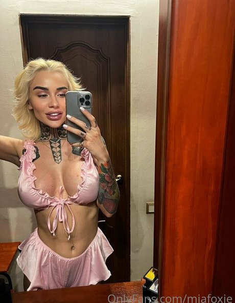 Nahá fotka uniklých OnlyFans od Miafoxybae