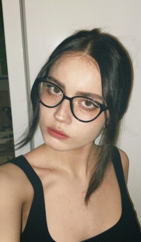 Naakte gelekte OnlyFans-foto van Guzelija