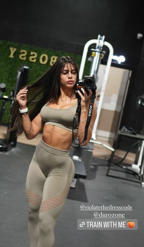 Hyllary Oliveira OnlyFans
