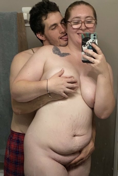 Nahá fotka uniklých OnlyFans od Pr3ttyandpr3gnant