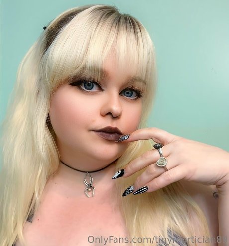 Tinymortician89