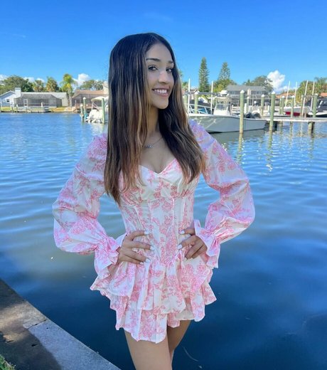 Naken läckt OnlyFans-bild av Ava Justin