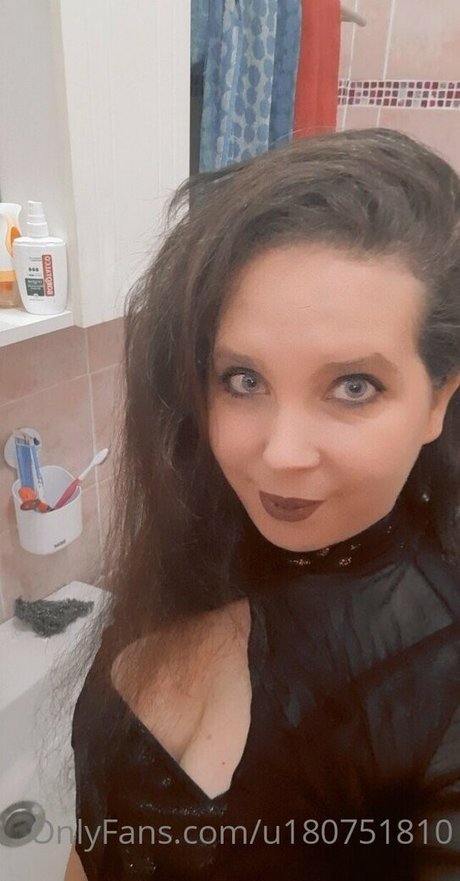 Naken läckt OnlyFans-bild av Onlyqueen84
