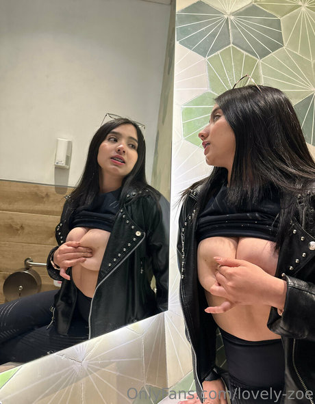 Lovelyzoe