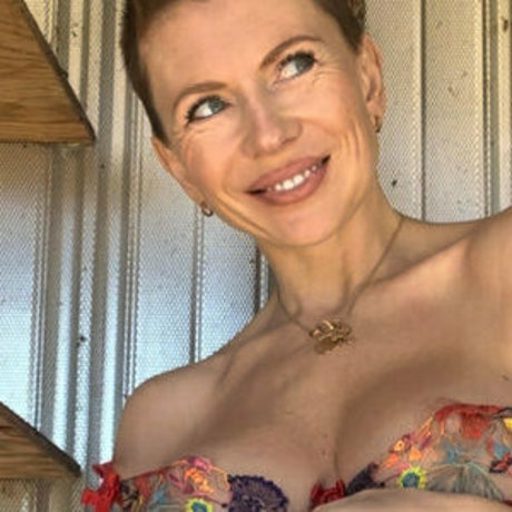 Naken läckt OnlyFans-bild av Hotforwords