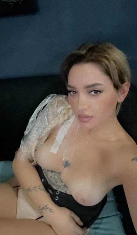 Naken läckt OnlyFans-bild av Meribabe