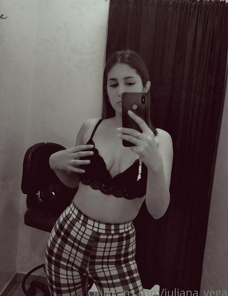 Обнаженная фотография утечки OnlyFans от Julianavega