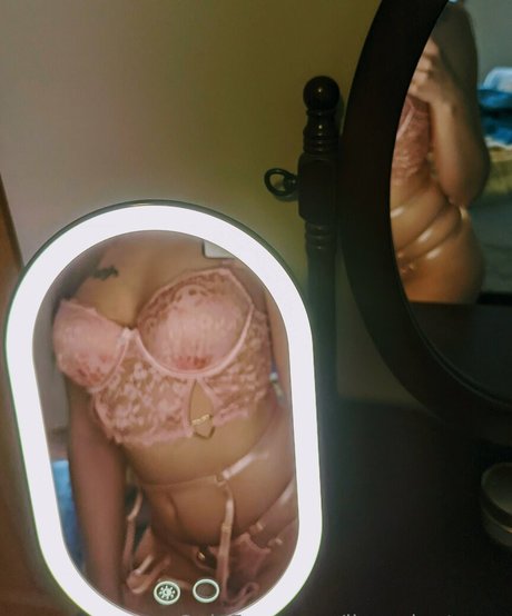 Nahá fotka uniklých OnlyFans od Lingeringtease