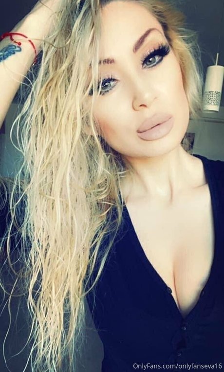 Evavixenfree  nude leaked OnlyFans photo