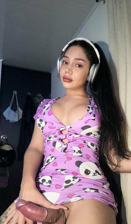Camila Holguiin