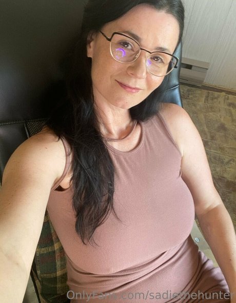 Naakte gelekte OnlyFans-foto van Sadiethehunter