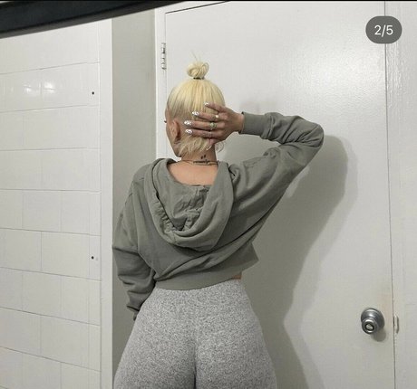 Naken läckt OnlyFans-bild av Villawase