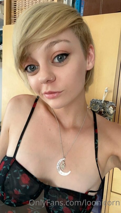 Alasti lekkinud OnlyFans-i pilt Loonicorn