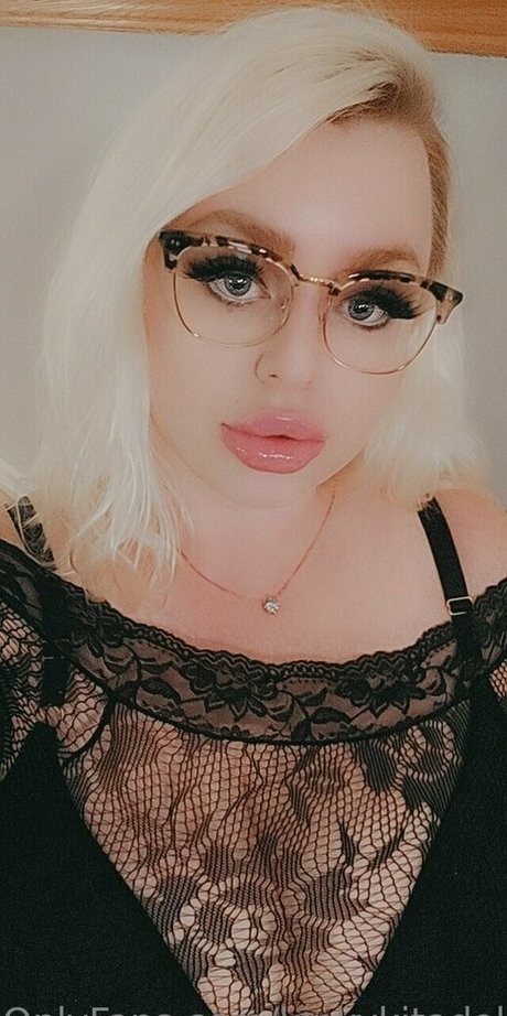 Kinkykitadoll