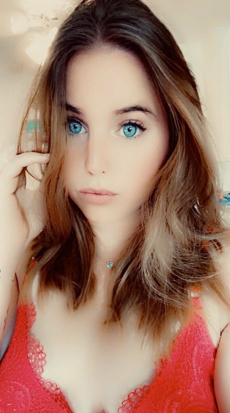 Blueeyesbombshell OnlyFansリークヌード写真