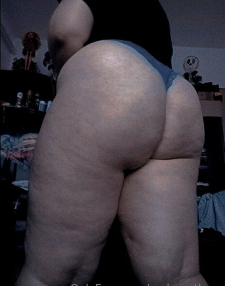Naken lekkede OnlyFans-bilde av Andryantlova