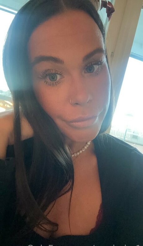 Alasti lekkinud OnlyFans-i pilt Swebabe1