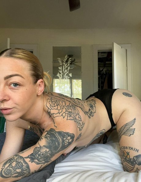 Naken läckt OnlyFans-bild av Vesperrain